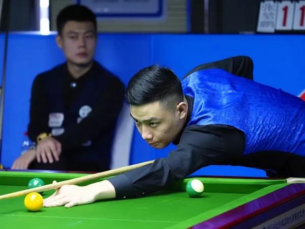 维利在防守 维利在防守